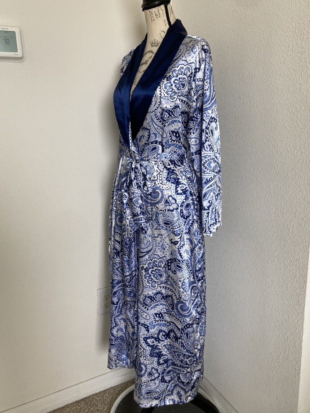 Jones New York Floral Paisley Long Satin Robe Blue S Belted Bride Classic - Picture 11 of 15